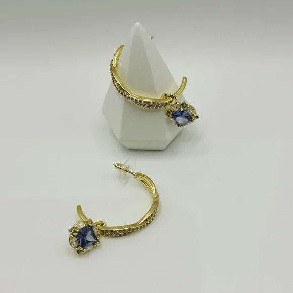 ✨ Bomb Party “She’s A Ten” Earrings ✨ - Picture 1 of 5